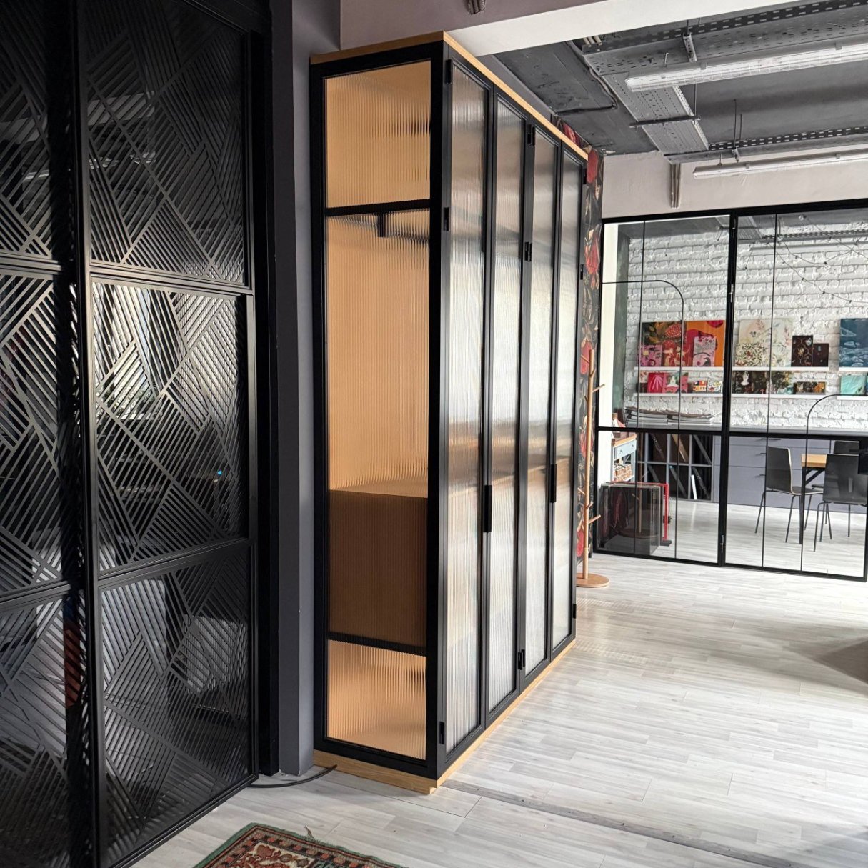 Гардеробный шкаф 