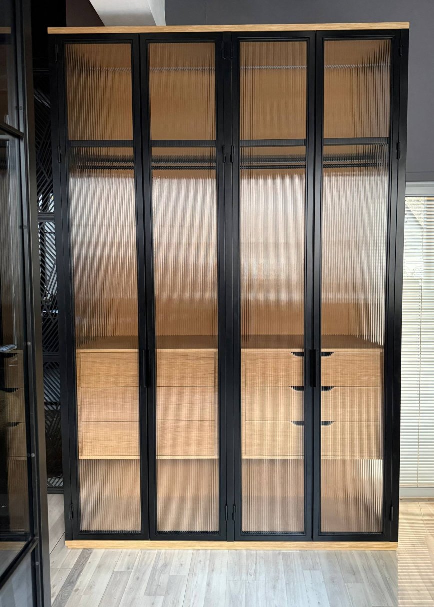 Гардеробный шкаф 