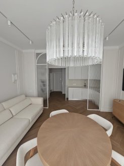 Две стационарные перегородки с рифлёным стеклом   в квартиру