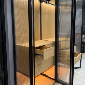 Гардеробный шкаф 