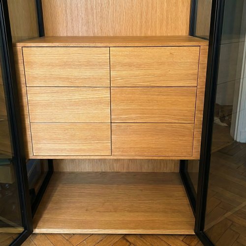 Гардеробный шкаф с выдвижными ящиками 