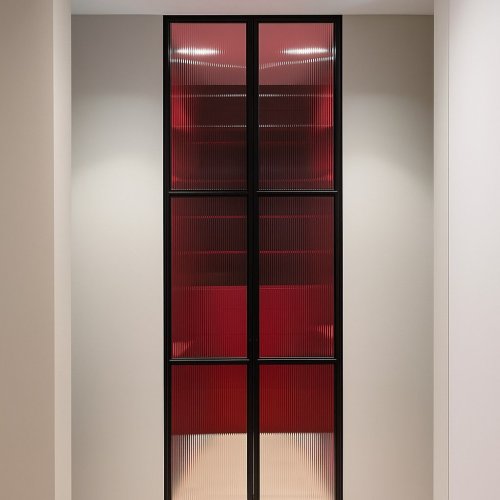 Раздвижная перегородка в гардеробную комнату