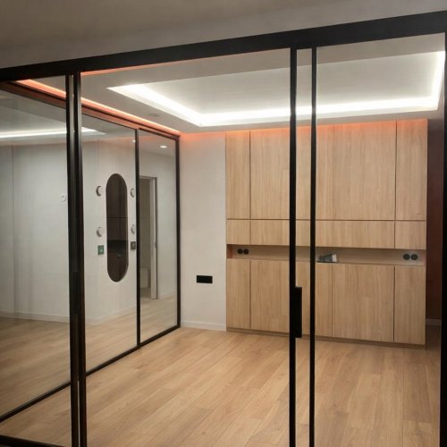 Раздвижная перегородка  с цельным стеклом