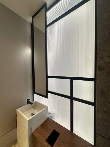 Статичная перегородка в ванную комнату