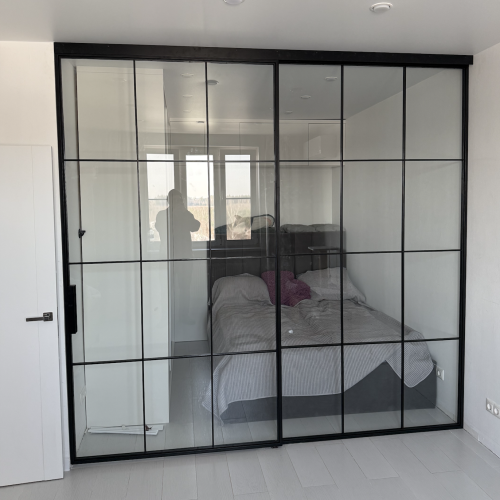 Раздвижная перегородка с тонкими перемычками