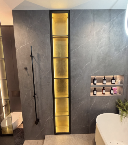 Встроенный шкаф с  LED‑подсветкой