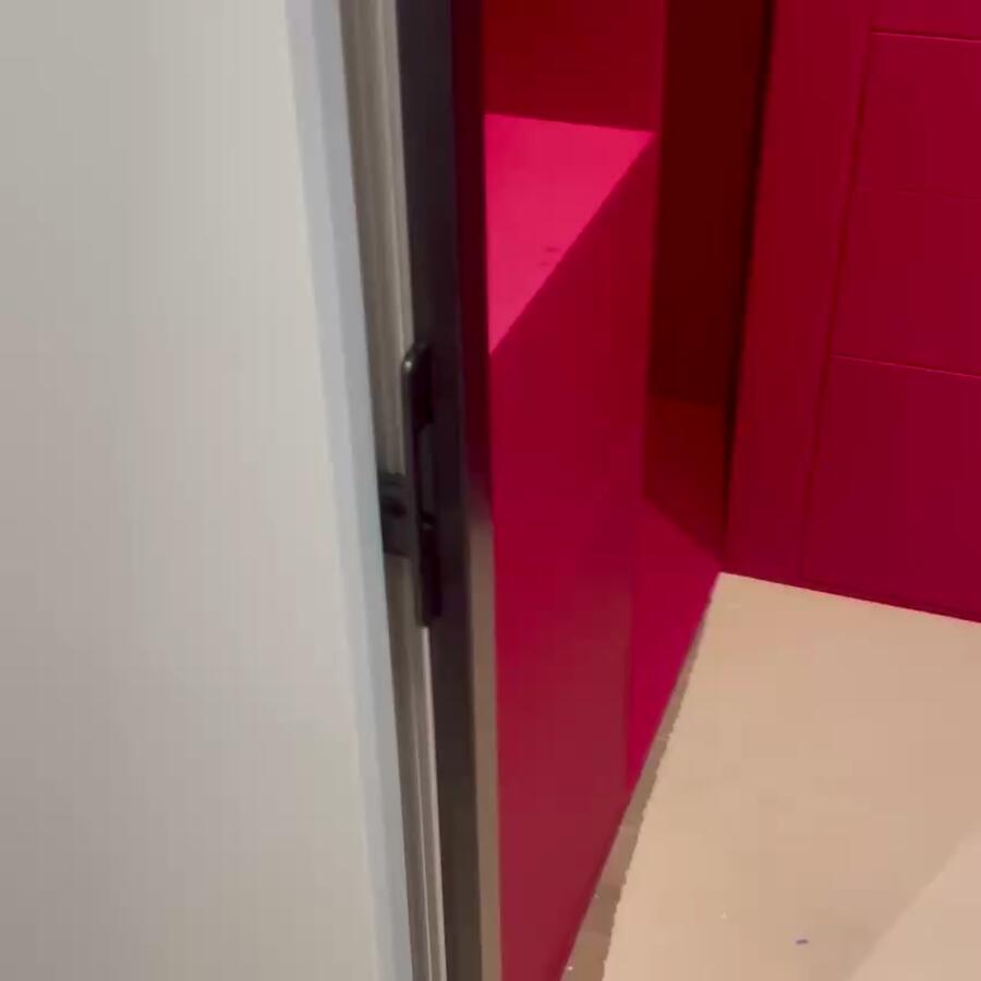 Раздвижная перегородка в гардеробную комнату